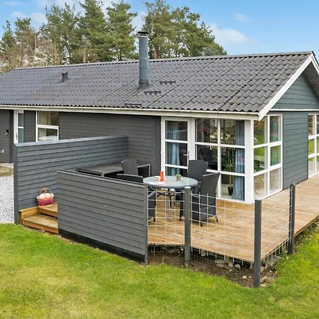 3 Bedroom Gorgeous In Farvang